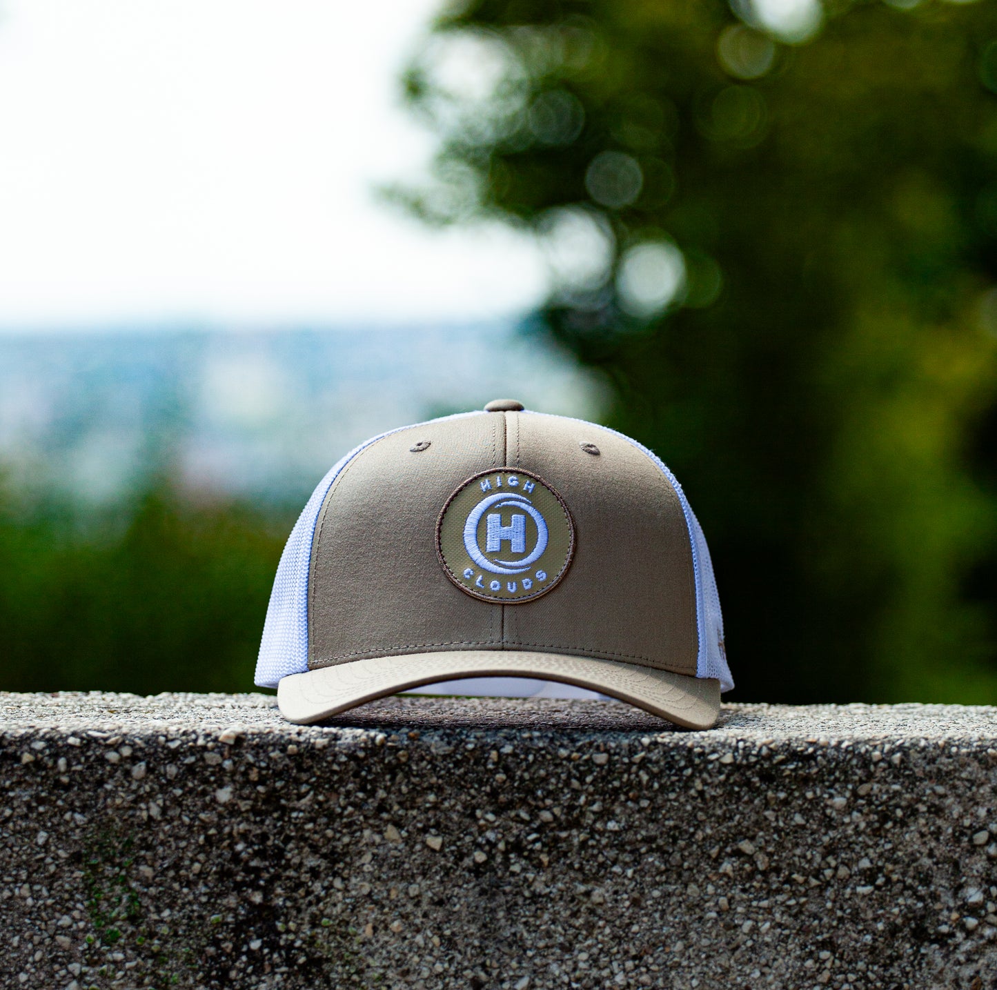 6 paneles Bézs/Fehér HighClouds baseball sapka