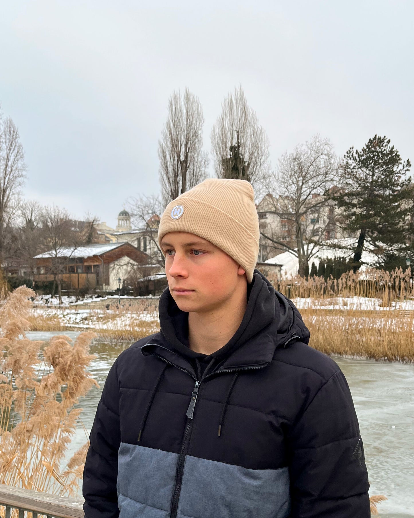 Bézs HighClouds Beanie téli sapka