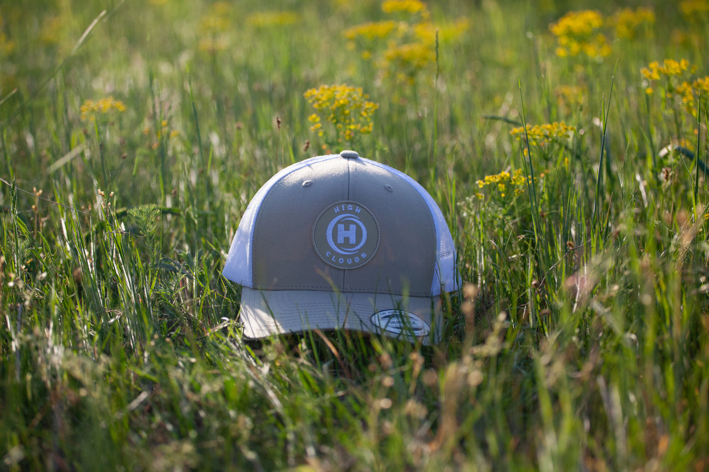 6 paneles Bézs/Fehér HighClouds baseball sapka